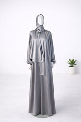 Praying Isdal with Cap