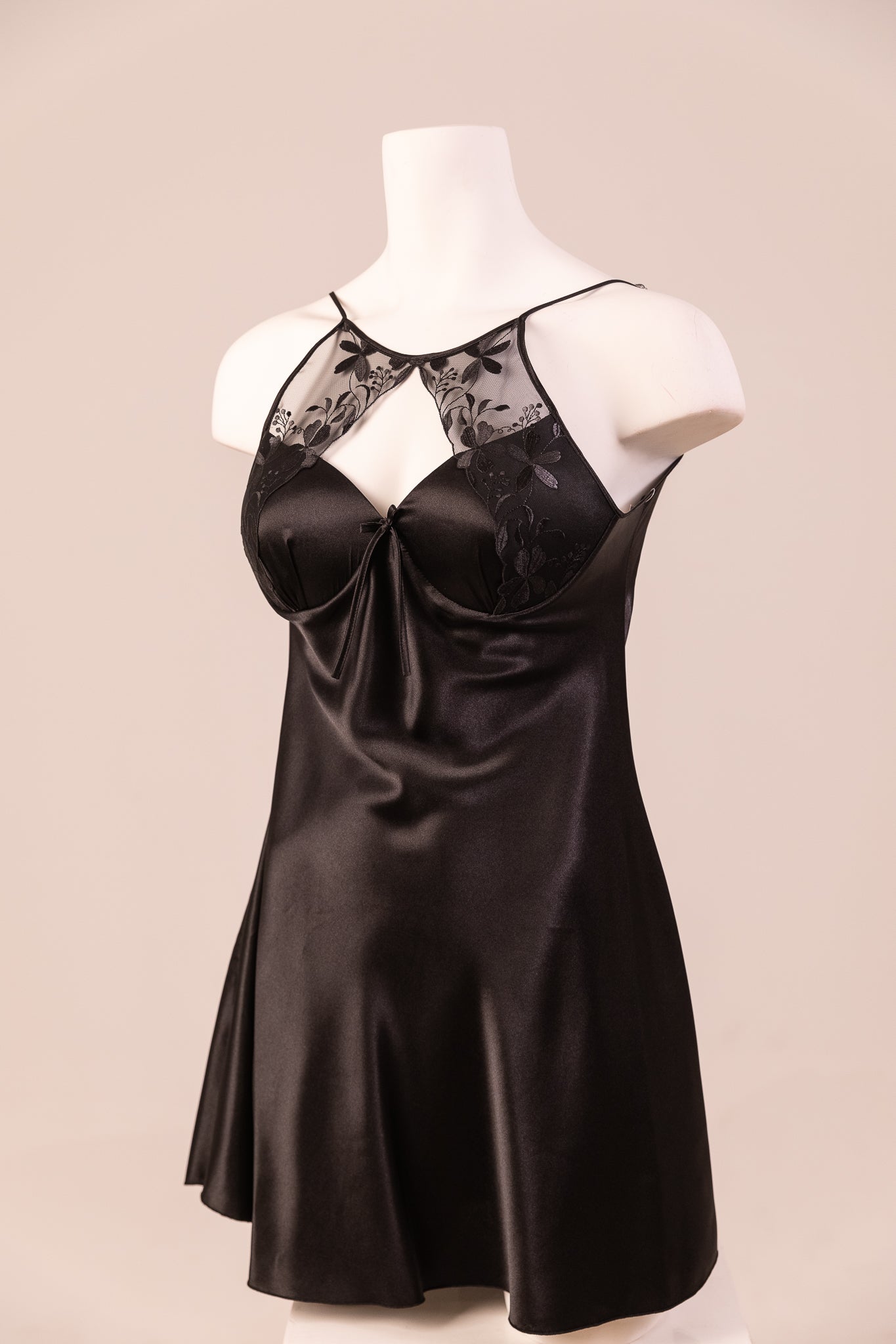 2285 noir bloom