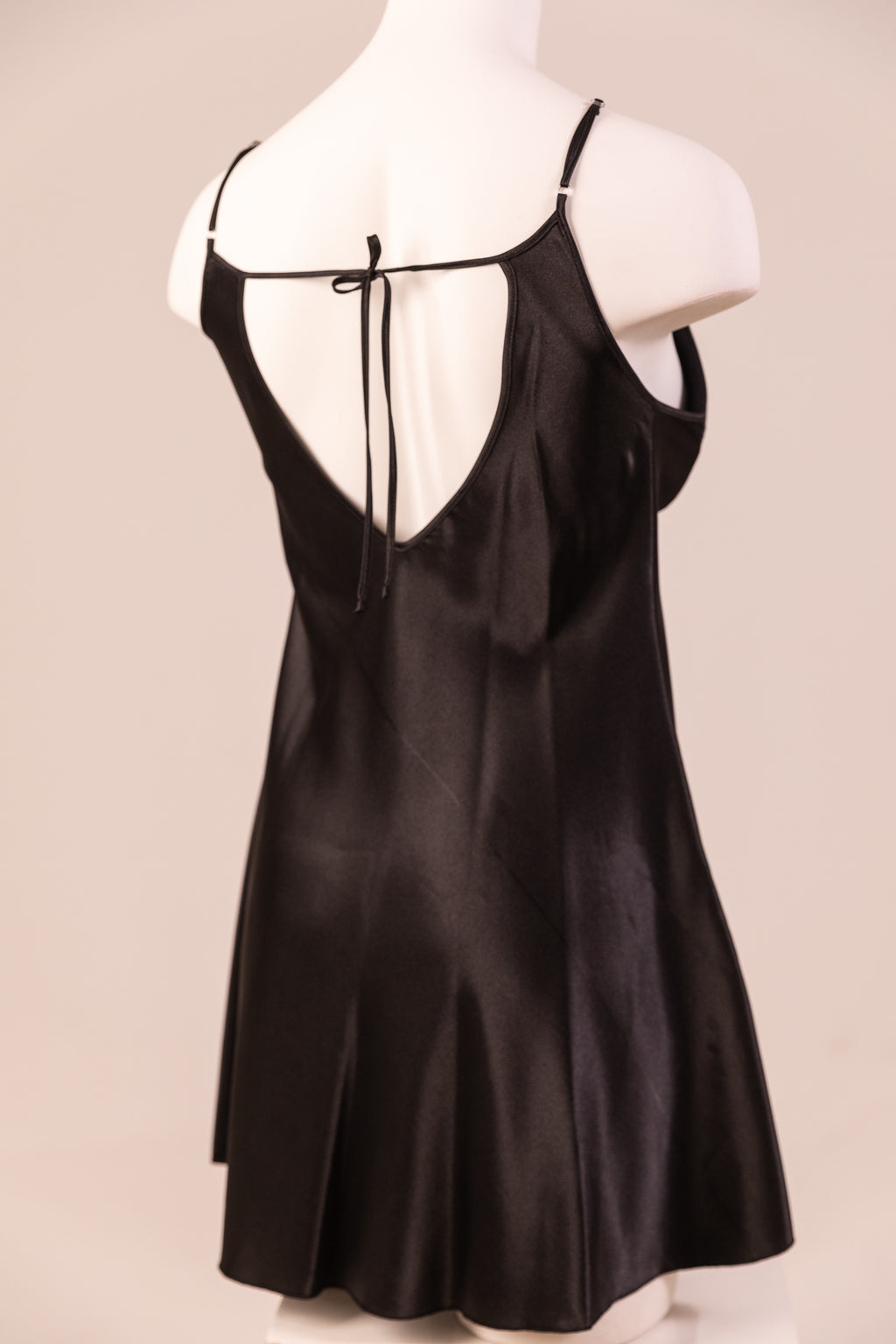 2285 noir bloom