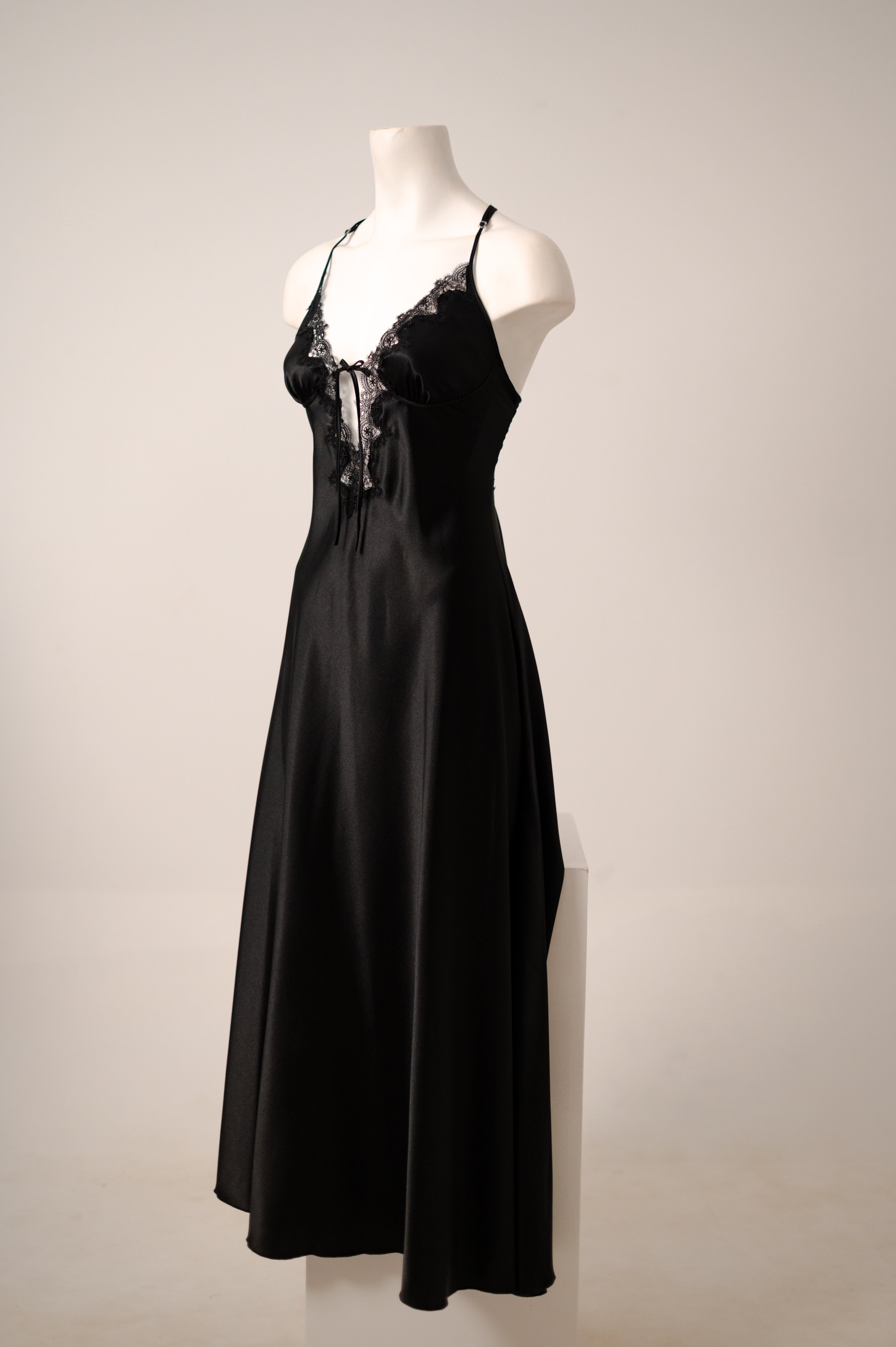 Moonlit grace gown 1507
