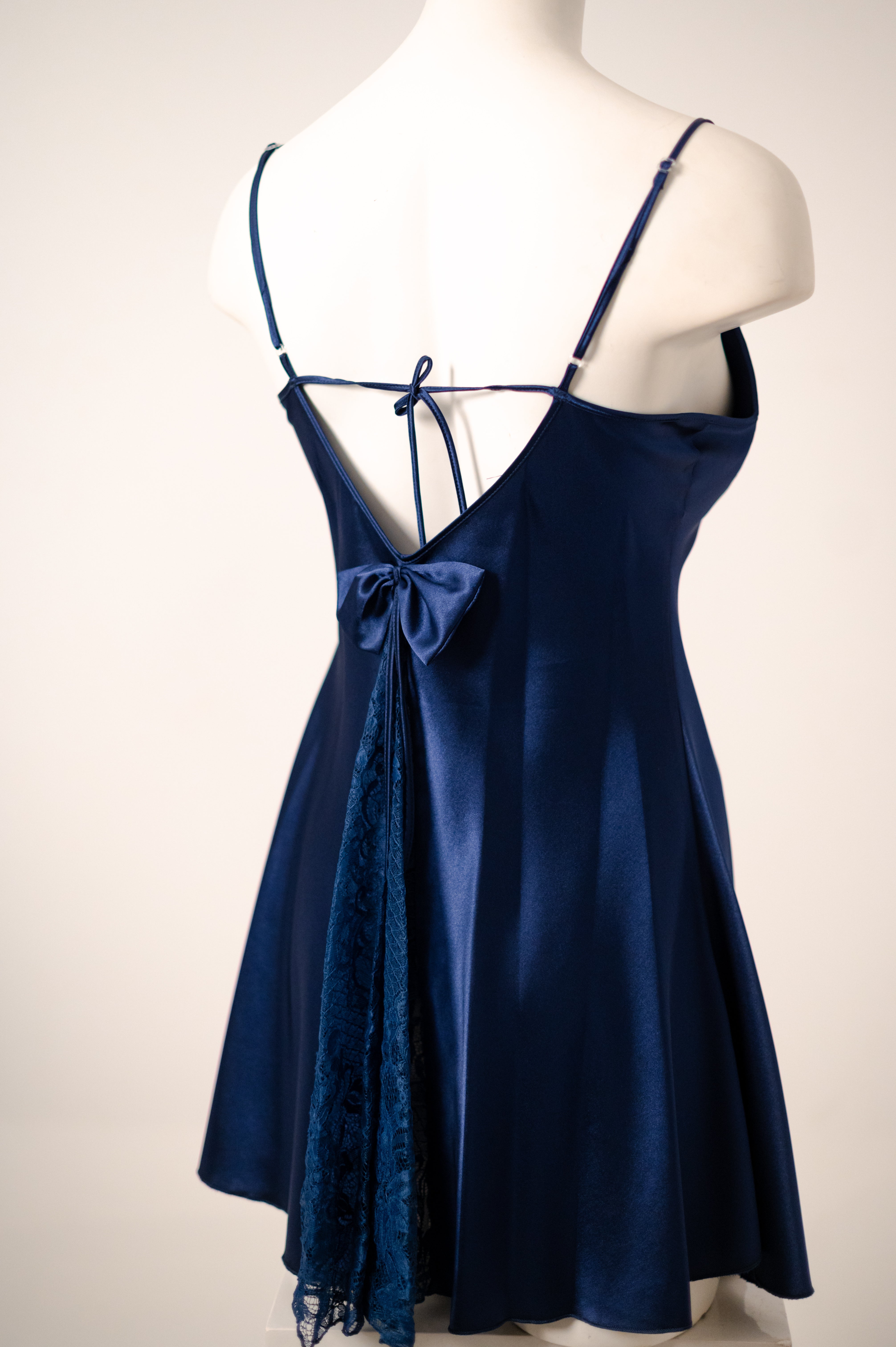 Back lace dress