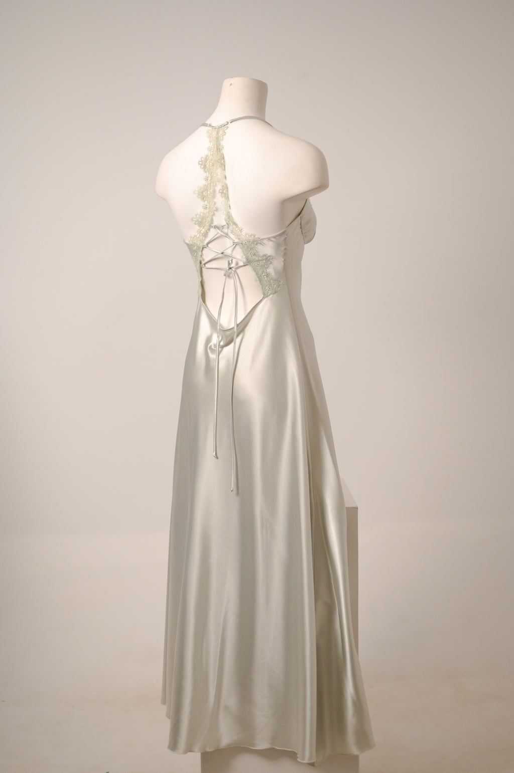 Moonlit grace gown 1507