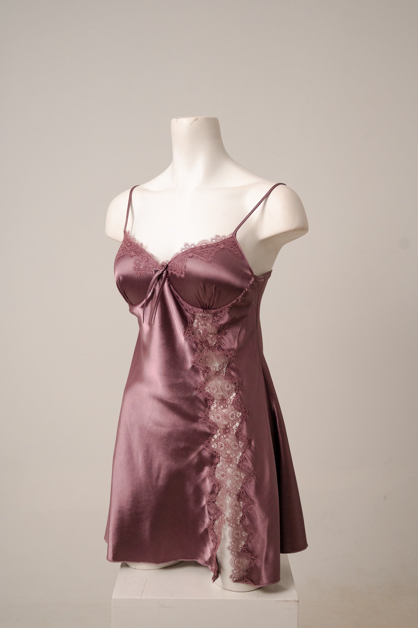 Lace slit mini 3057