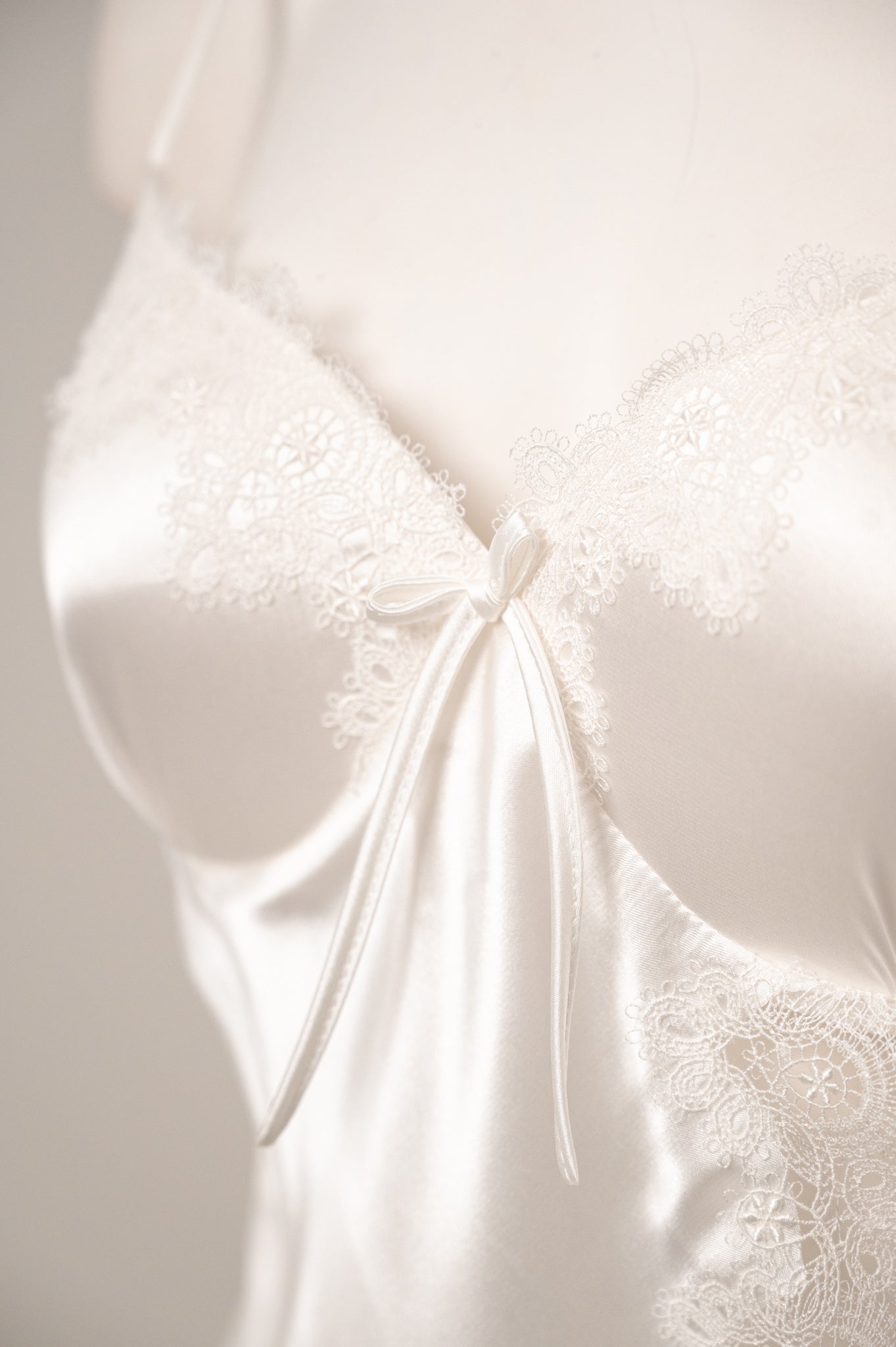 Lace slit mini 3057