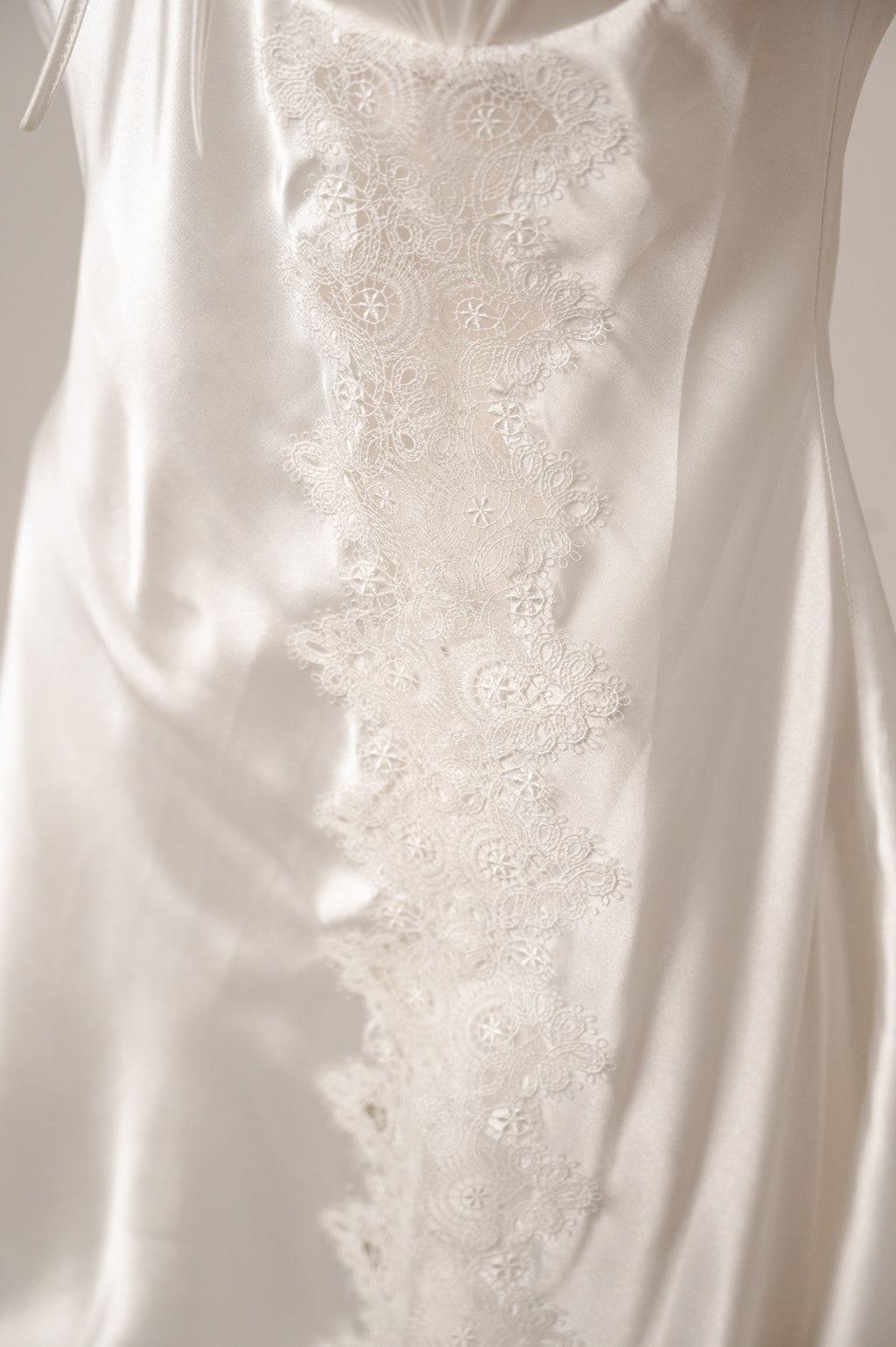 Lace slit mini 3057