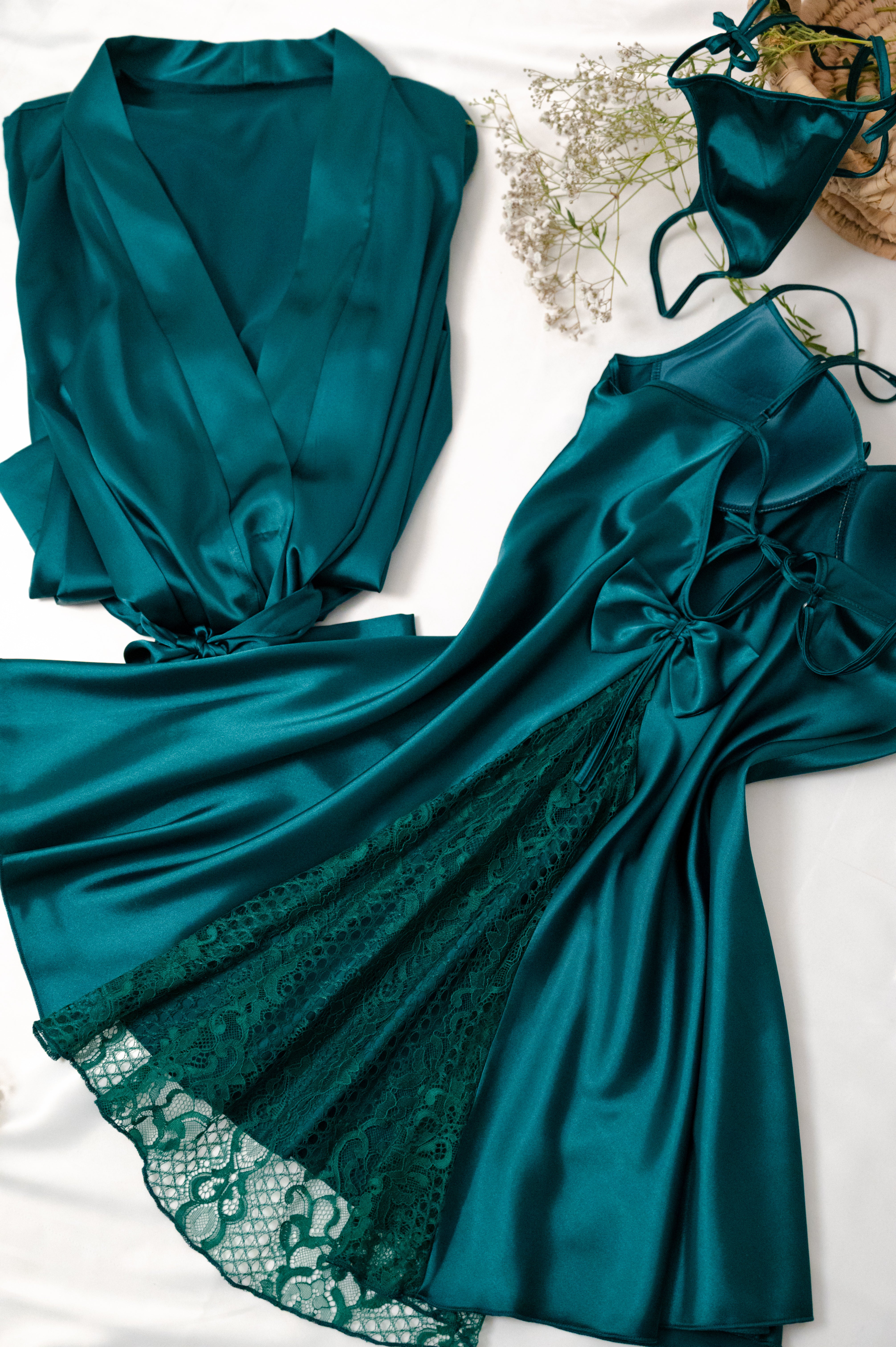 Back lace dress
