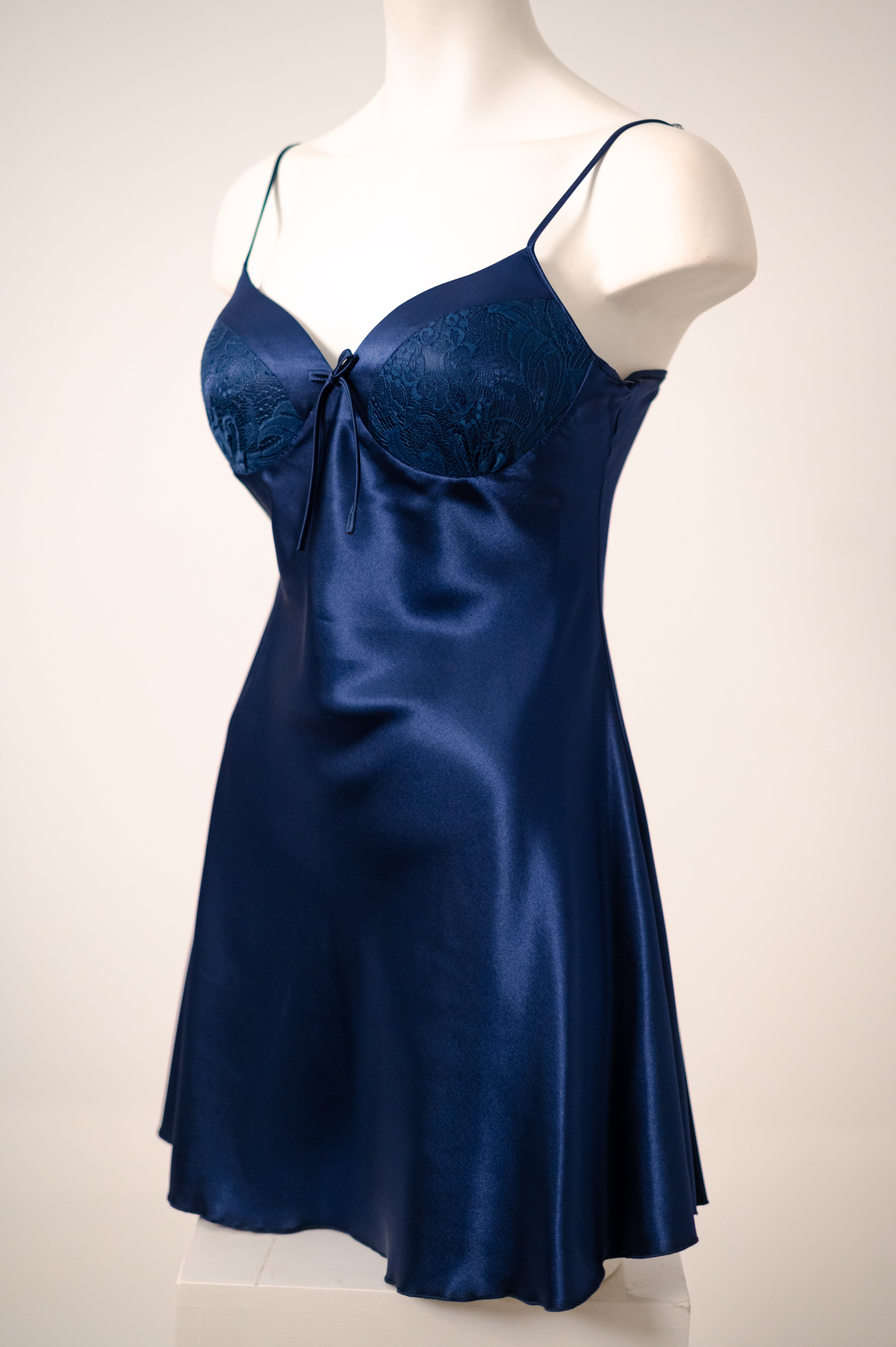 Back lace dress