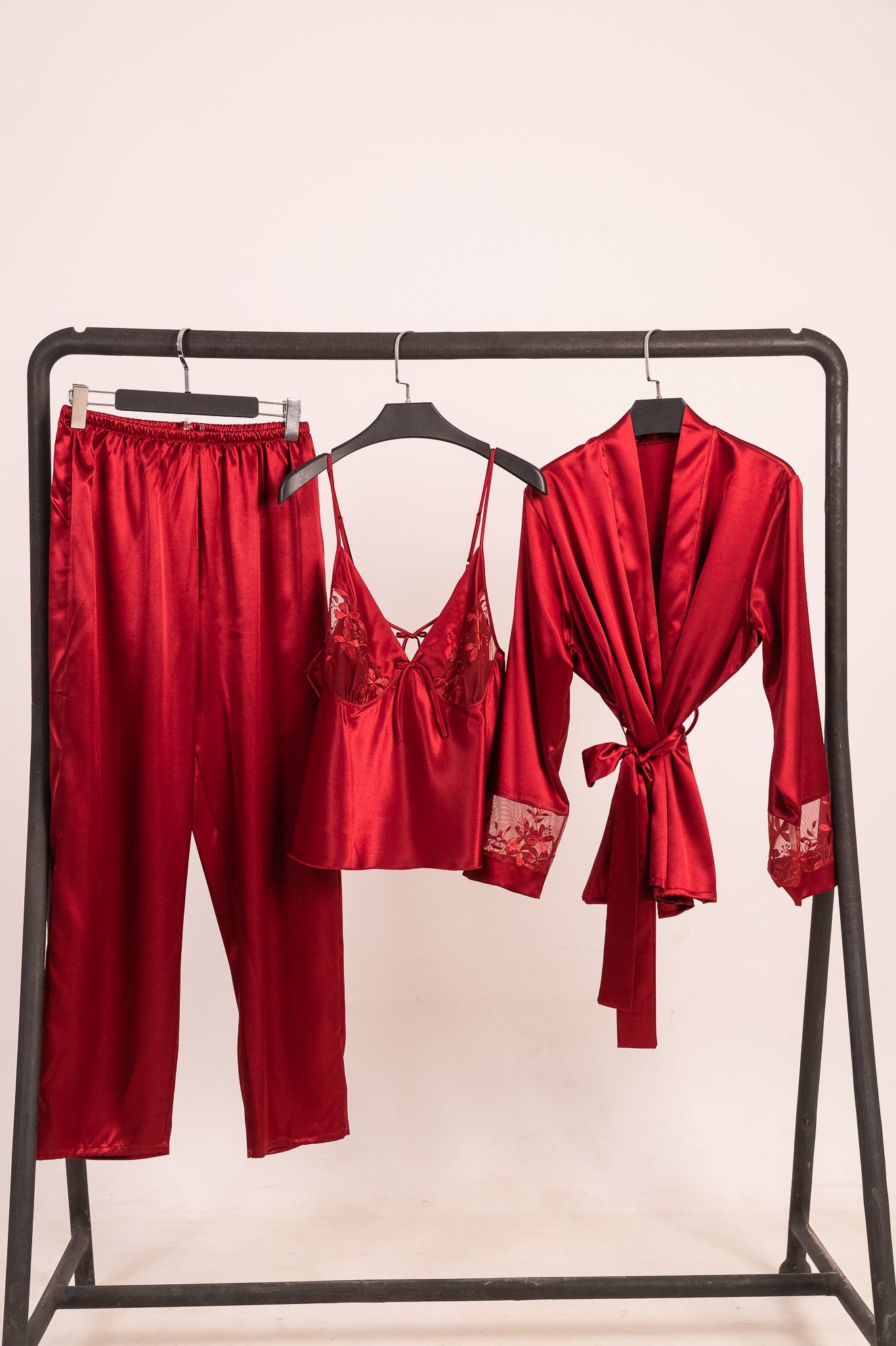 Scarlet trio 1733/3