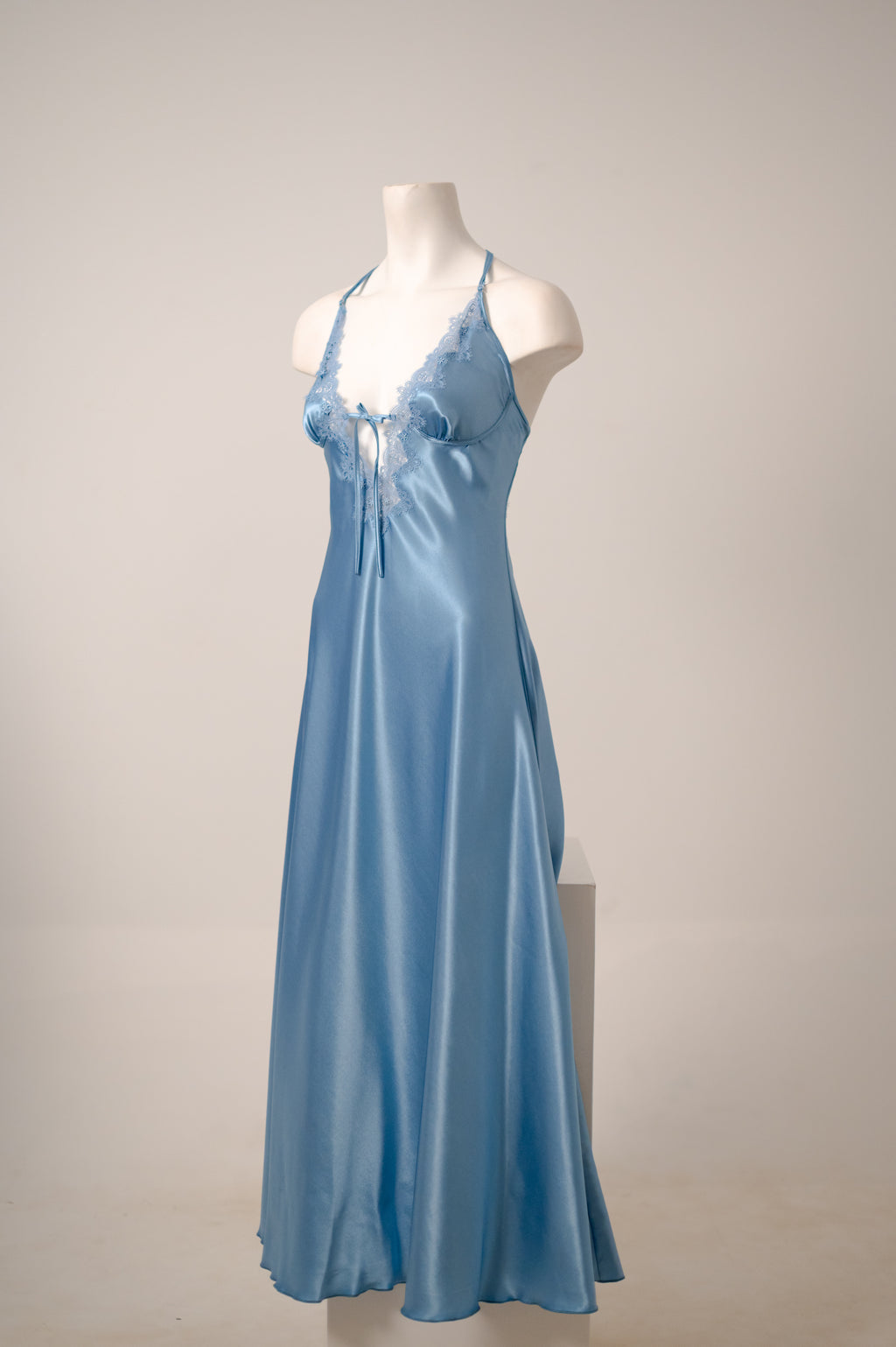 Moonlit grace gown 1507