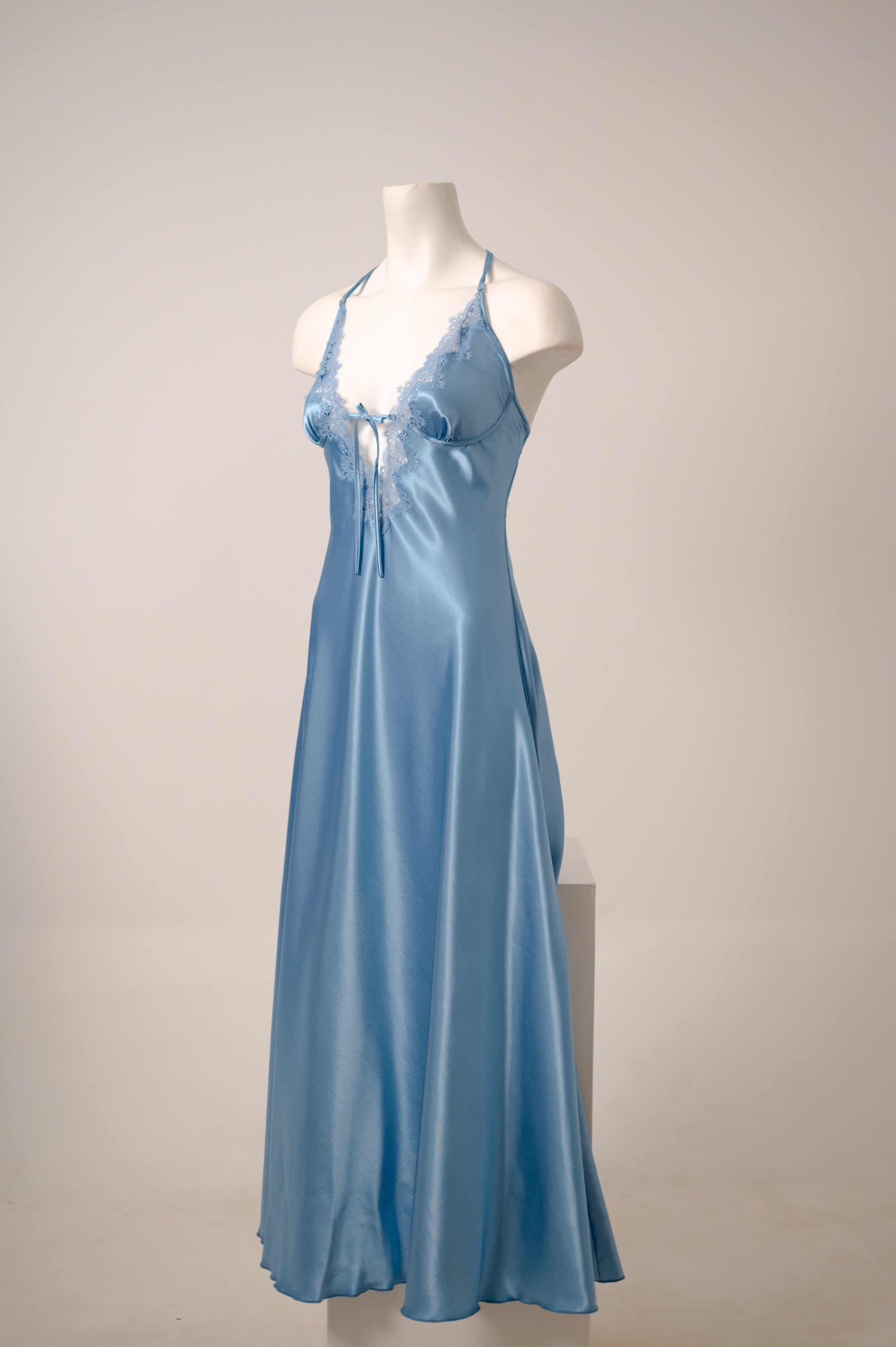 Moonlit grace gown 1507