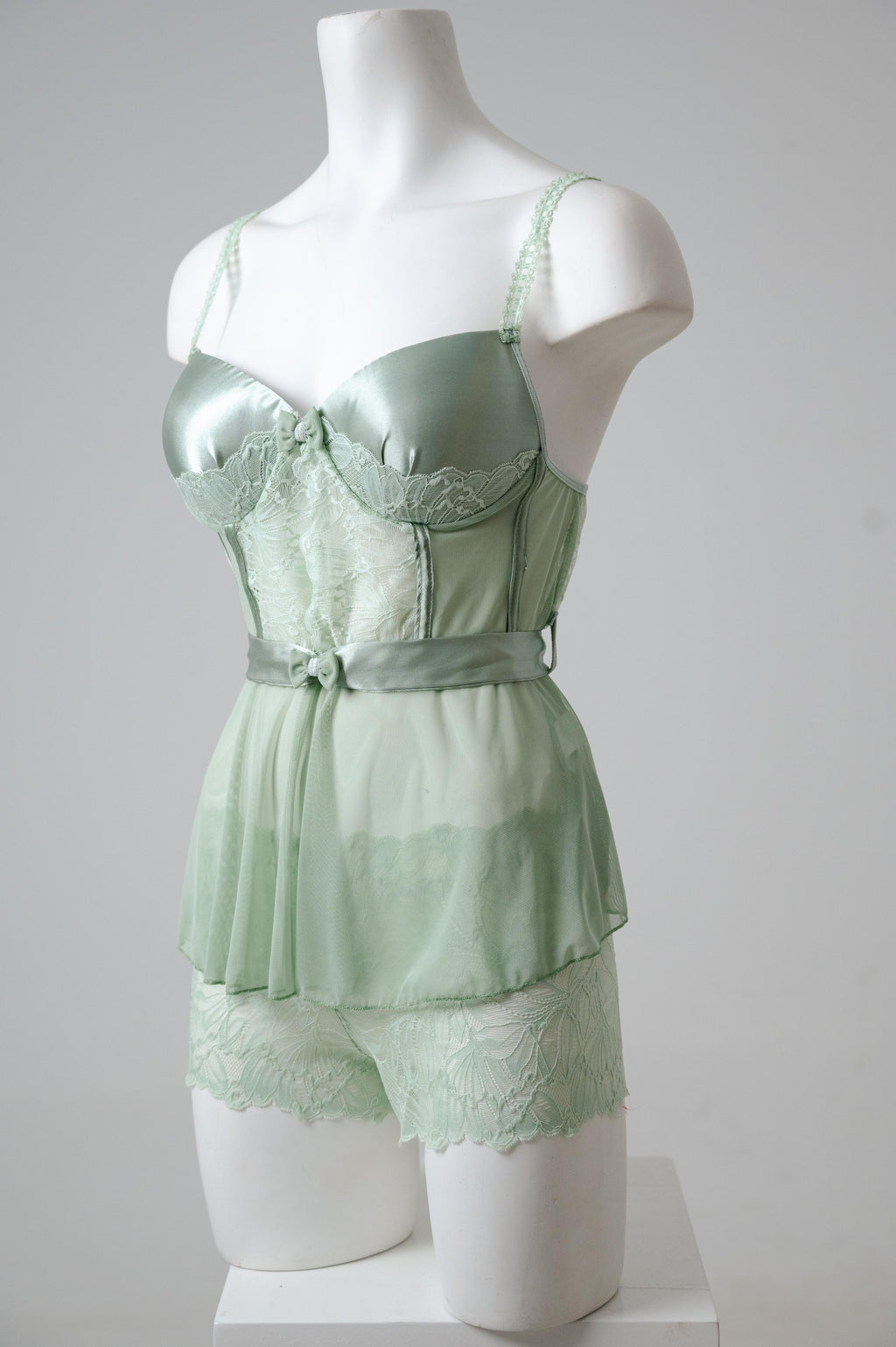 Belted Lace Set 041390
