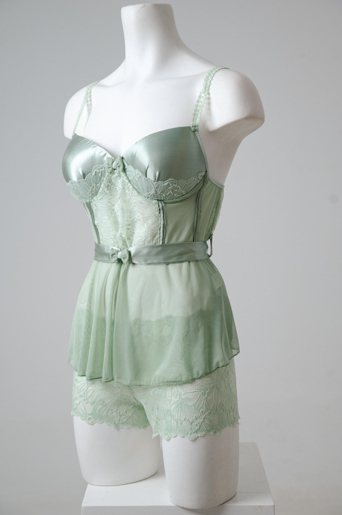 Belted Lace Set 041390