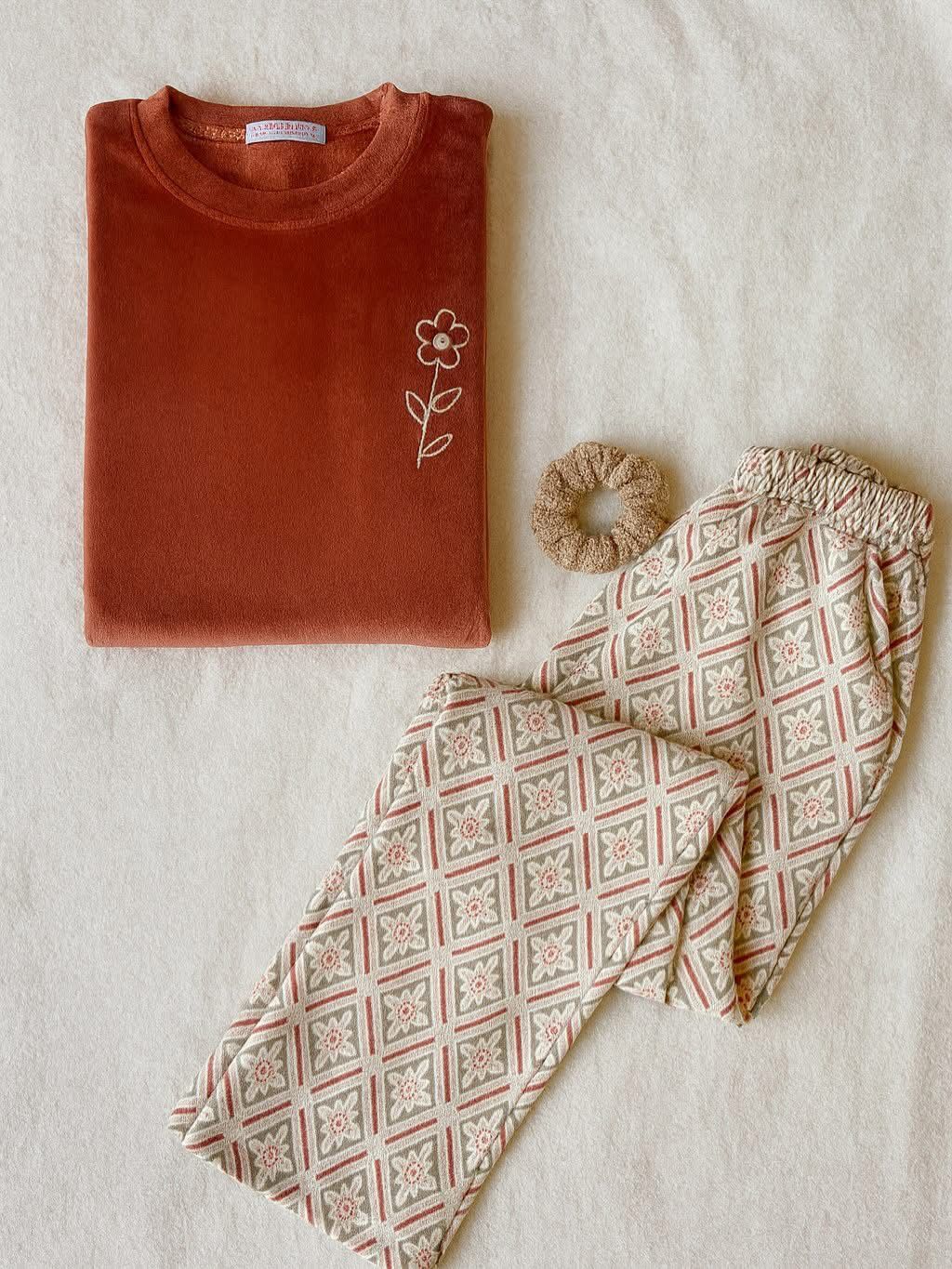 118 PYJAMA EMPEROR FLOWER