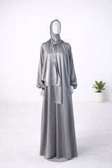 Praying Isdal with Cap